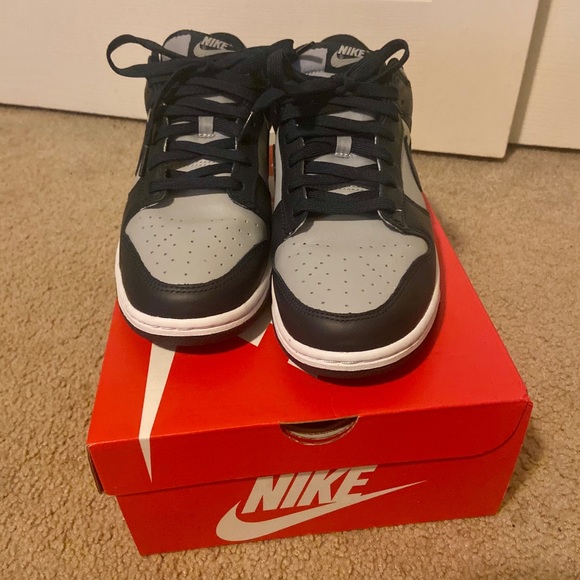 Nike Dunk low- Midnight Navy/ Gray (Georgetown) - Picture 3 of 16